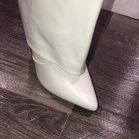 Shoe Dazzle No Regrets Fold White Heeled Boots with Stiletto Heel New - Picture 5 of 8